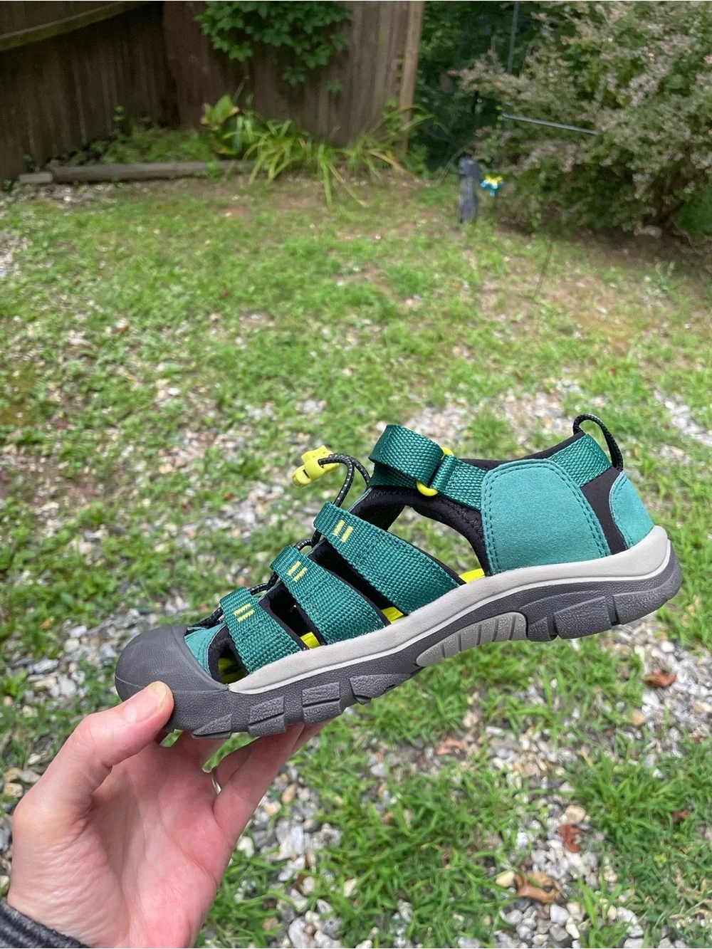 Keen Newport H2 Sandals Size 4 Big Kids